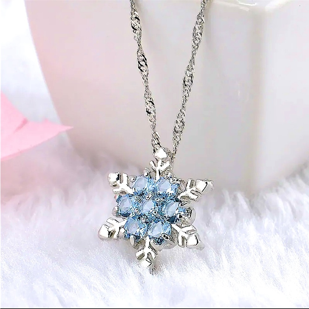Snowflake Blue Rhinestone Necklace. Brand New.